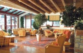 Rakouský hotel Alpin - Resort Reiterhof se vstupní halou