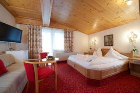 Jeden z pokojů v hotelu Das Neuhaus, Saalbach