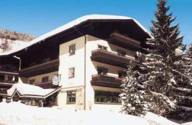 Rakouský hotel Jägerwirt v zimě